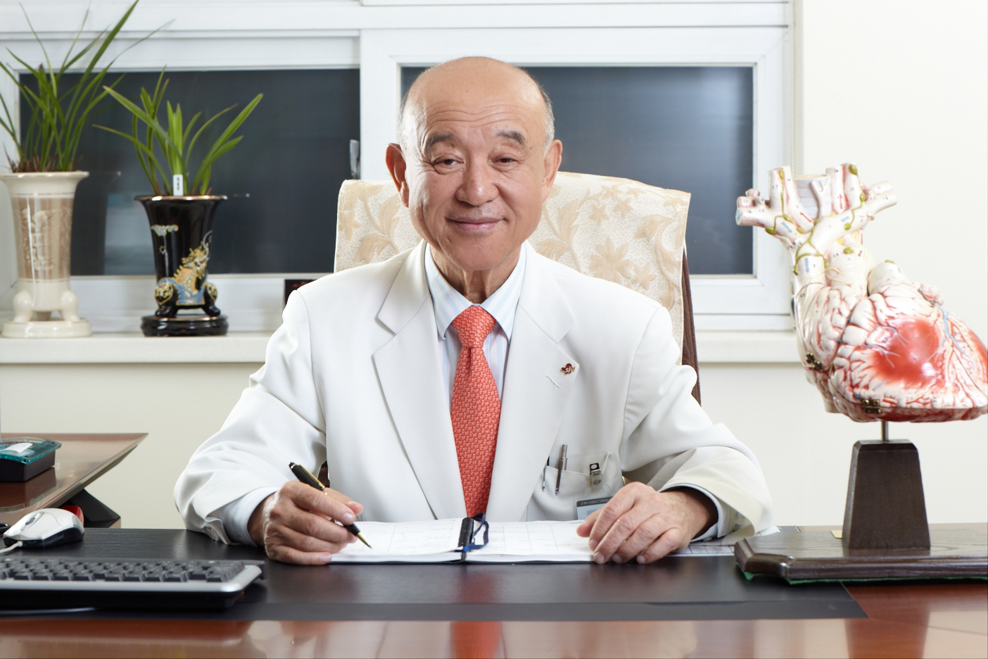 회장님 사진-02.jpg